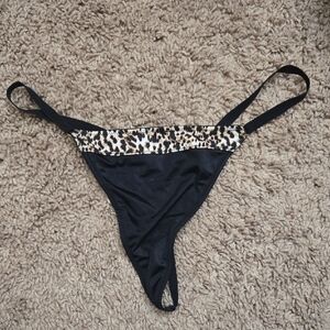 Victoria's Secret Black and Leopard V-string Thongs Panties One Size